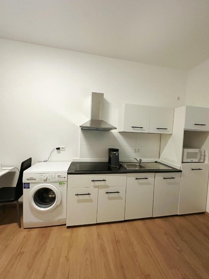 2 Schlafenzimmer Waschmaschine Eller *